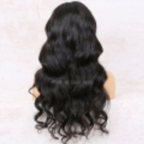 Perruque Lace Front Foxen en cheveux humains, ondulations naturelles (Body Wave), densité 180 %.